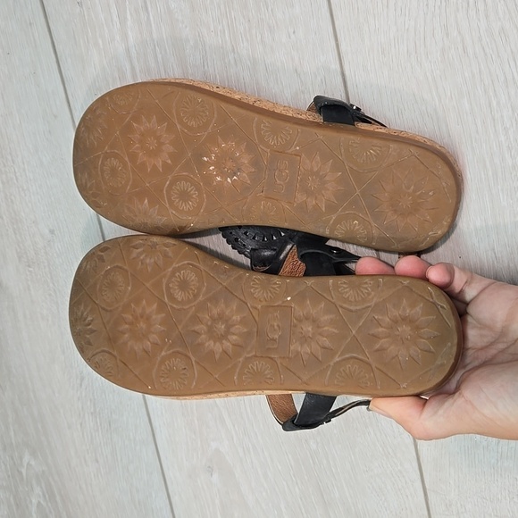 Ugg Women Ayden II Ankle Leather Wood Sandals T strap Sandals shoes sz 7 - Picture 11 of 11